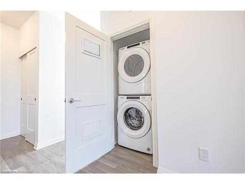 304-101 Golden Eagle Road, Waterloo, ON - Indoor Photo Showing Laundry Room