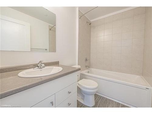 304-101 Golden Eagle Road, Waterloo, ON - Indoor Photo Showing Bathroom