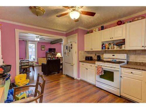 410 Queen Street S, Palmerston, ON - Indoor Photo Showing Kitchen