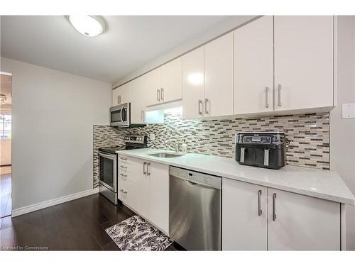 395 Downsview Place, Waterloo, ON - Indoor Photo Showing Kitchen With Stainless Steel Kitchen With Upgraded Kitchen