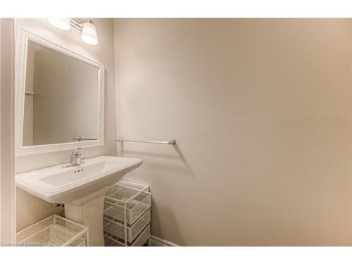 8 Beatrice Lane, Kitchener, ON - Indoor Photo Showing Bathroom