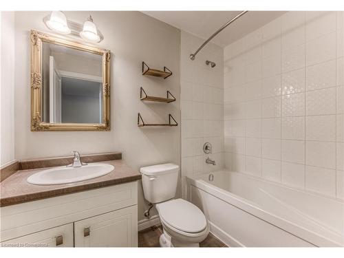 8 Beatrice Lane, Kitchener, ON - Indoor Photo Showing Bathroom