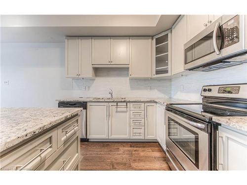 8 Beatrice Lane, Kitchener, ON - Indoor Photo Showing Kitchen With Upgraded Kitchen