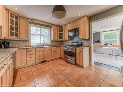 9 Augusta Street, Cambridge, ON - Indoor Photo Showing Kitchen