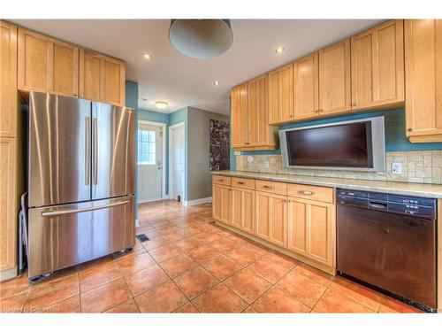 9 Augusta Street, Cambridge, ON - Indoor Photo Showing Kitchen