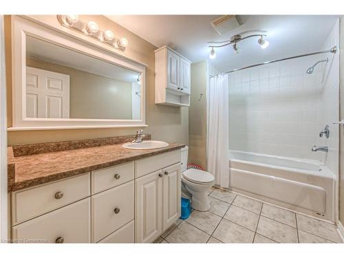 9 Augusta Street, Cambridge, ON - Indoor Photo Showing Bathroom