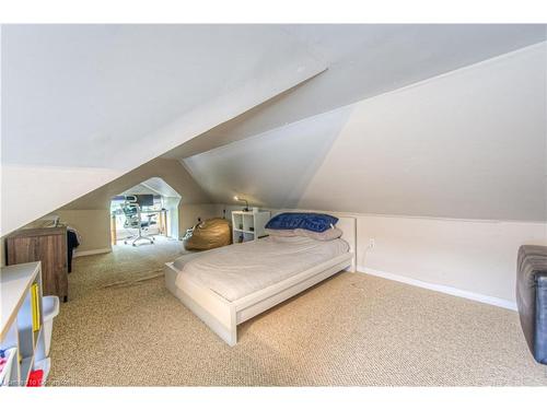 9 Augusta Street, Cambridge, ON - Indoor Photo Showing Bedroom