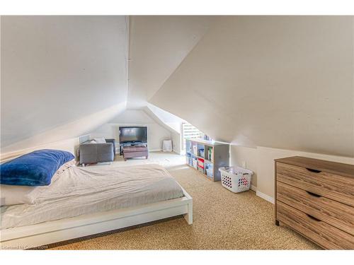 9 Augusta Street, Cambridge, ON - Indoor Photo Showing Bedroom