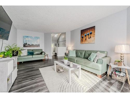 50 Country Creek Drive, Baden, ON - Indoor Photo Showing Living Room