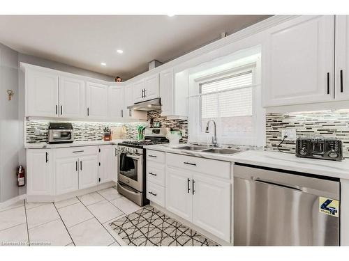 50 Country Creek Drive, Baden, ON - Indoor Photo Showing Kitchen With Upgraded Kitchen