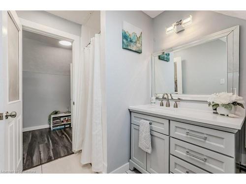 50 Country Creek Drive, Baden, ON - Indoor Photo Showing Bathroom