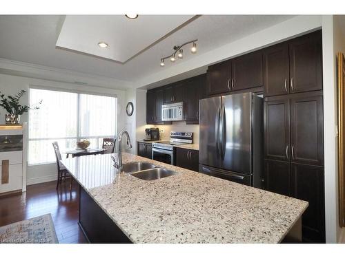 803-539 Belmont Avenue W, Kitchener, ON - Indoor Photo Showing Kitchen With Double Sink With Upgraded Kitchen