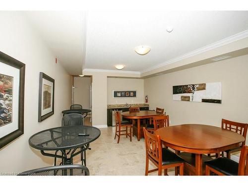 803-539 Belmont Avenue W, Kitchener, ON - Indoor Photo Showing Dining Room