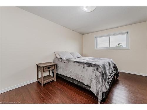 325B Mayview Crescent, Waterloo, ON - Indoor Photo Showing Bedroom