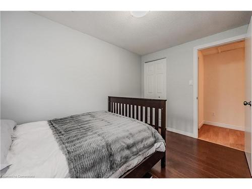 325B Mayview Crescent, Waterloo, ON - Indoor Photo Showing Bedroom