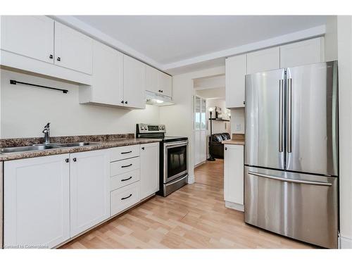 325B Mayview Crescent, Waterloo, ON - Indoor Photo Showing Kitchen With Double Sink With Upgraded Kitchen