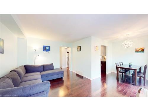 5 Michelle Court, Kitchener, ON - Indoor Photo Showing Living Room