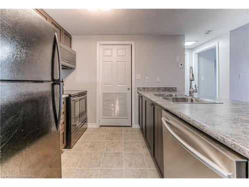 3C-1660 Fischer Hallman Road, Kitchener, ON - Indoor Photo Showing Kitchen