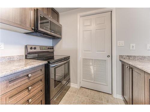 3C-1660 Fischer Hallman Road, Kitchener, ON - Indoor Photo Showing Kitchen