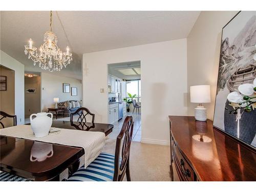 1807-6 Willow Street, Waterloo, ON - Indoor Photo Showing Dining Room