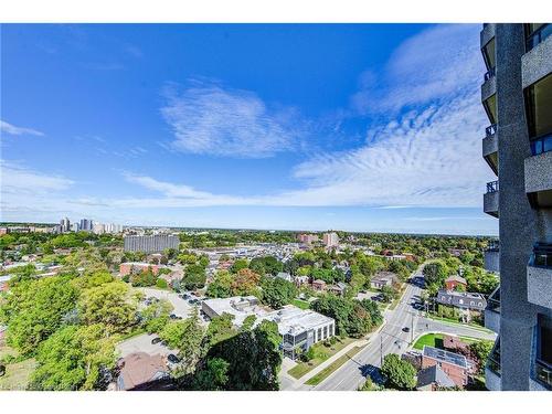 1807-6 Willow Street, Waterloo, ON - Outdoor With View