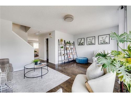 36 Tudor Street, Kitchener, ON - Indoor Photo Showing Living Room