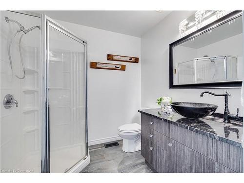 36 Tudor Street, Kitchener, ON - Indoor Photo Showing Bathroom