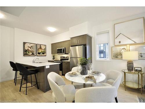 32-60 Light Drive, Cambridge, ON - Indoor Photo Showing Dining Room