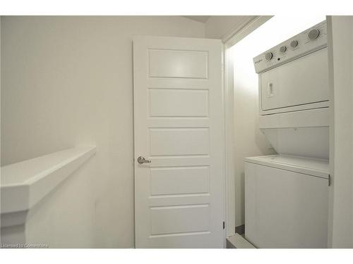 32-60 Light Drive, Cambridge, ON - Indoor Photo Showing Laundry Room