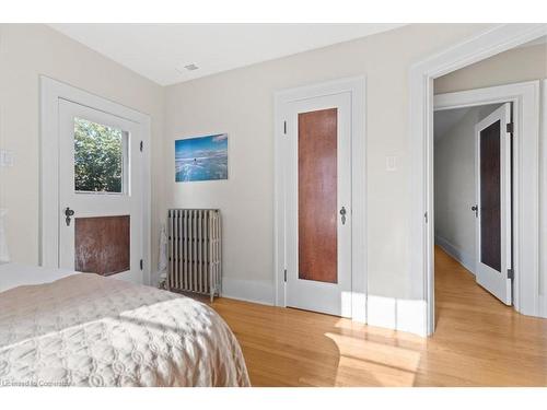 19 Homewood Avenue, Kitchener, ON - Indoor Photo Showing Bedroom