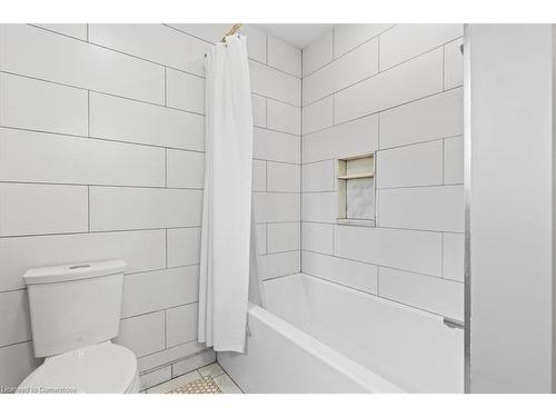 19 Homewood Avenue, Kitchener, ON - Indoor Photo Showing Bathroom