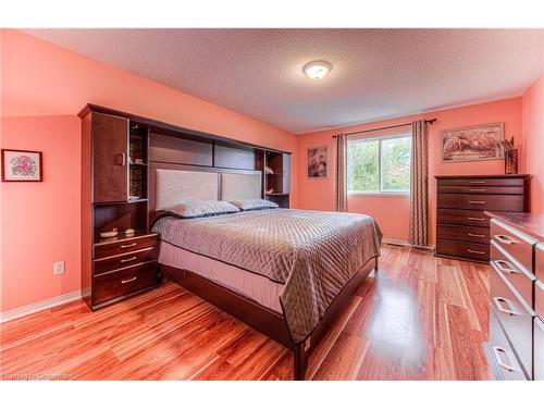 732 Grand Banks Drive, Waterloo, ON - Indoor Photo Showing Bedroom