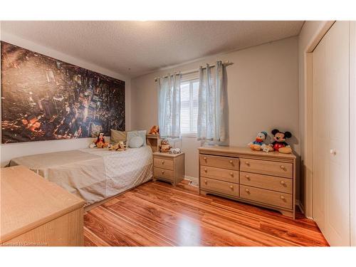 732 Grand Banks Drive, Waterloo, ON - Indoor Photo Showing Bedroom