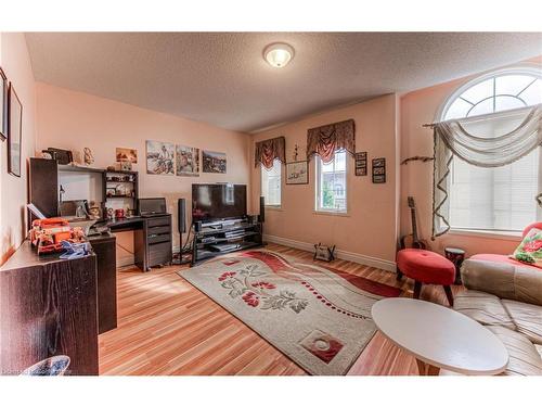 732 Grand Banks Drive, Waterloo, ON - Indoor Photo Showing Living Room