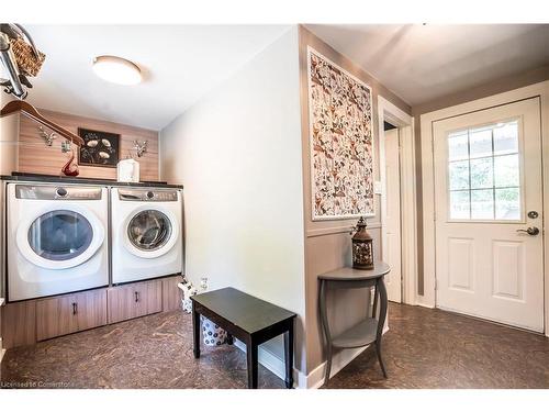 707 Conservation Drive, Waterloo, ON - Indoor Photo Showing Laundry Room