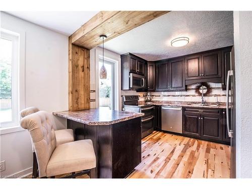 707 Conservation Drive, Waterloo, ON - Indoor Photo Showing Kitchen