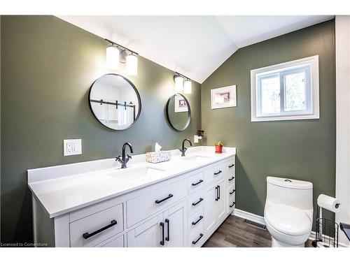 707 Conservation Drive, Waterloo, ON - Indoor Photo Showing Bathroom