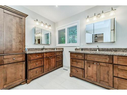 219 Corrie Crescent, Waterloo, ON - Indoor Photo Showing Bathroom