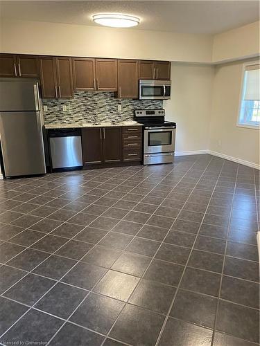 209-5 Rittenhouse Road, Kitchener, ON - Indoor Photo Showing Kitchen