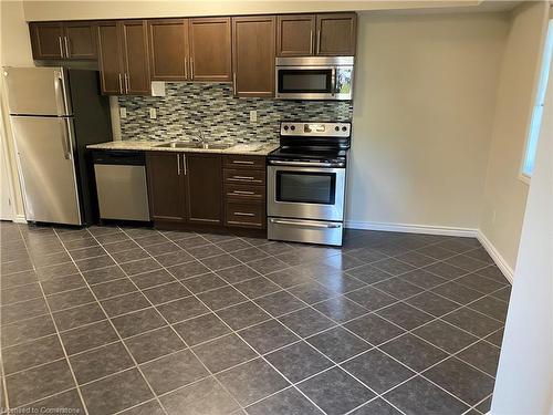 209-5 Rittenhouse Road, Kitchener, ON - Indoor Photo Showing Kitchen