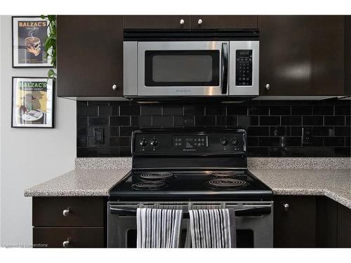 417-404 King Street W, Kitchener, ON - Indoor Photo Showing Kitchen