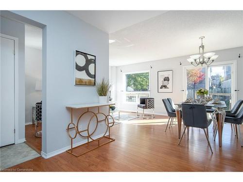 712 Paris Boulevard, Waterloo, ON - Indoor Photo Showing Dining Room