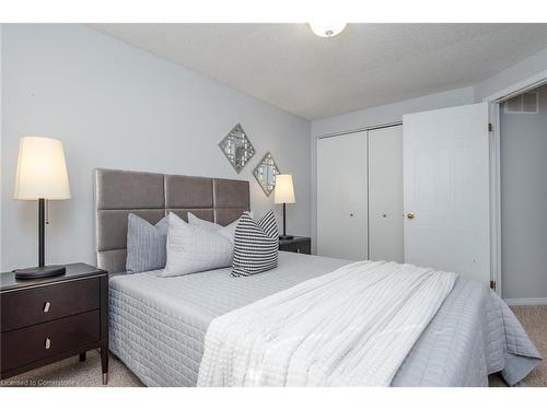 712 Paris Boulevard, Waterloo, ON - Indoor Photo Showing Bedroom