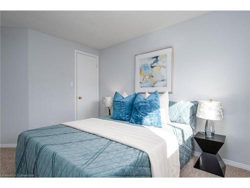 712 Paris Boulevard, Waterloo, ON - Indoor Photo Showing Bedroom