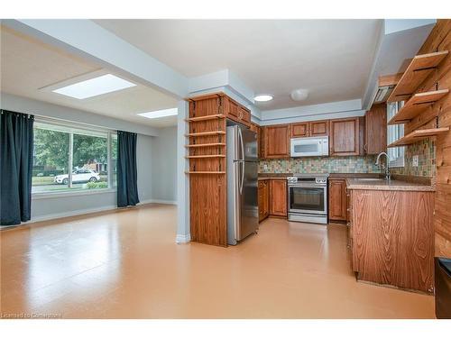 26 Summit Avenue, Kitchener, ON - Indoor Photo Showing Kitchen