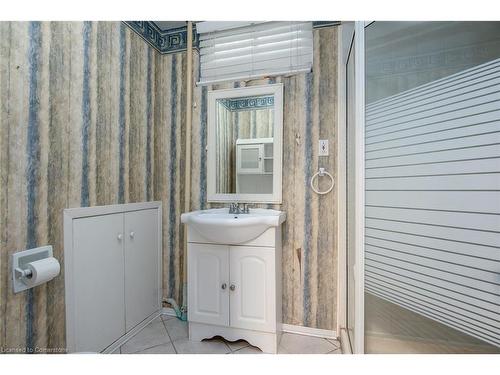 26 Summit Avenue, Kitchener, ON -  Photo Showing Bathroom