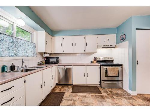 93 Cindy Avenue, Cambridge, ON - Indoor Photo Showing Kitchen With Double Sink