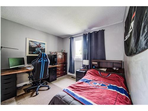 93 Cindy Avenue, Cambridge, ON - Indoor Photo Showing Bedroom