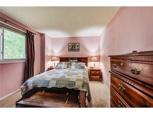 93 Cindy Avenue, Cambridge, ON - Indoor Photo Showing Bedroom