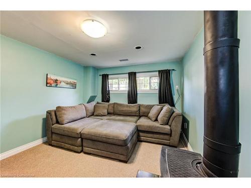 93 Cindy Avenue, Cambridge, ON - Indoor Photo Showing Living Room